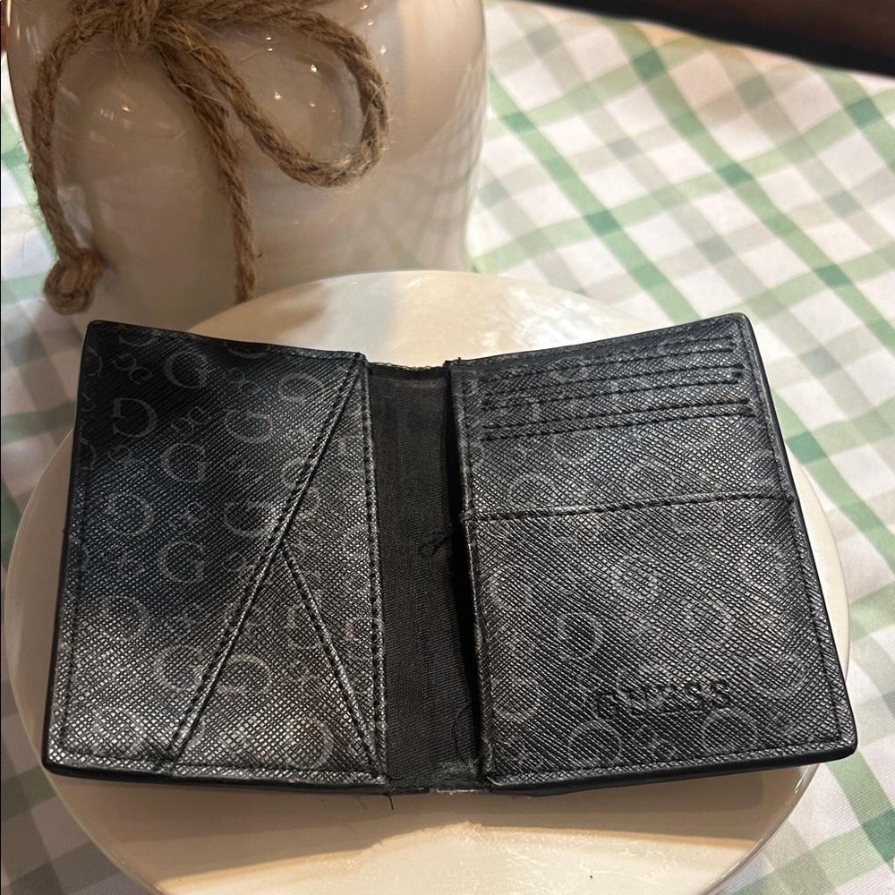 Black Signature Bi-Fold Card Holder Wallet